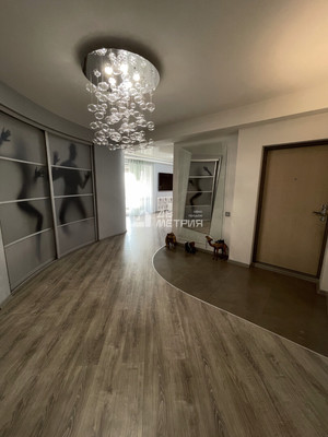 Продам трехкомнатную (3-комн.) квартиру, Пушкина ул, 158к3, Южно-Сахалинск г