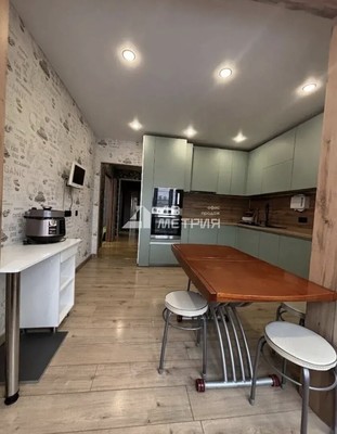 Продам трехкомнатную (3-комн.) квартиру, Физкультурная ул, 12А, Южно-Сахалинск г
