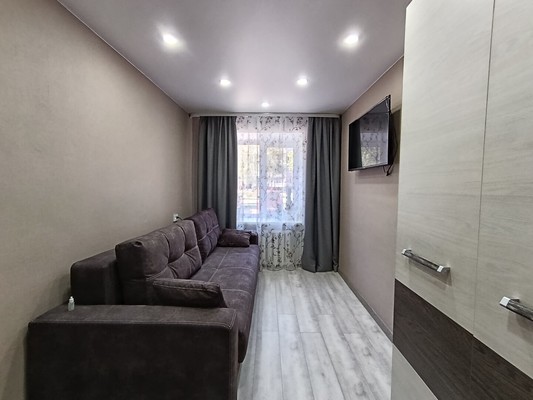 Продам трехкомнатную (3-комн.) квартиру, Большая ул, 165, Ишим г
