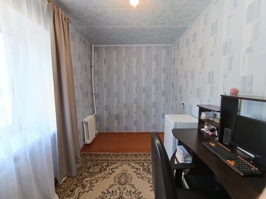 Продам трехкомнатную (3-комн.) квартиру, Большая ул, 165, Ишим г