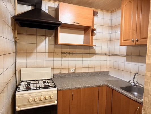 Продам трехкомнатную (3-комн.) квартиру, Крымчакский пер, 3, Симферополь г