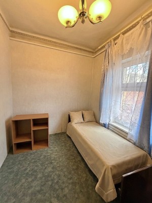 Продам трехкомнатную (3-комн.) квартиру, Крымчакский пер, 3, Симферополь г