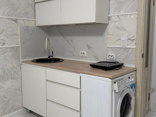 Продам многокомнатную квартиру, Кременчугская ул, 19к3, Санкт-Петербург г