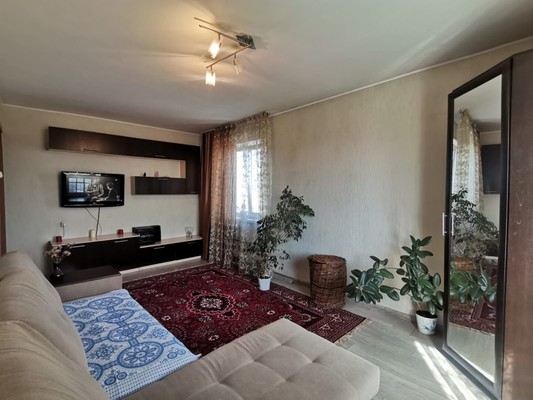 Продам двухкомнатную (2-комн.) квартиру, Антона Петрова ул, 106, Барнаул г