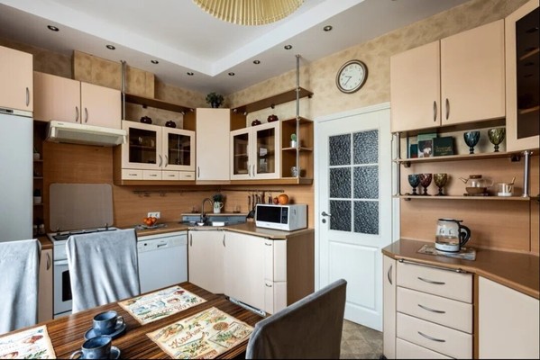 Продам трехкомнатную (3-комн.) квартиру, Типанова ул, 4, Санкт-Петербург г