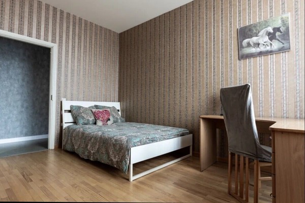 Продам трехкомнатную (3-комн.) квартиру, Типанова ул, 4, Санкт-Петербург г