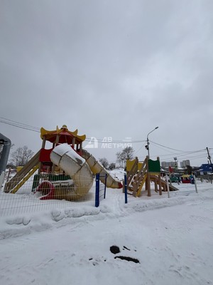 Продам многокомнатную квартиру, Карьерная ул, 49, Южно-Сахалинск г