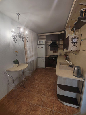 Продам трехкомнатную (3-комн.) квартиру, Предтеченская ул, 16к5, Великий Новгород г