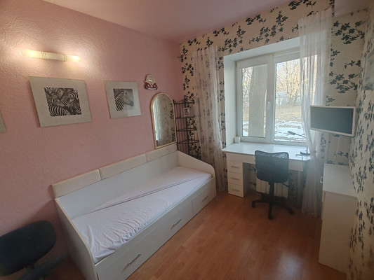 Продам трехкомнатную (3-комн.) квартиру, Предтеченская ул, 16к5, Великий Новгород г
