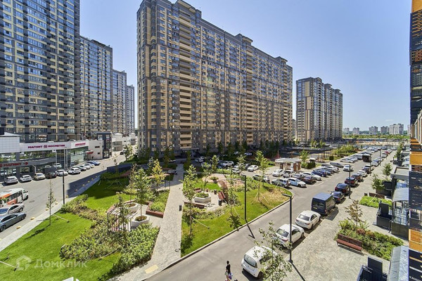 Продам двухкомнатную (2-комн.) квартиру, им. Мачуги В.Н. ул, 166кА, Краснодар г
