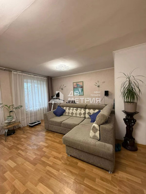 Продам трехкомнатную (3-комн.) квартиру, Железнодорожная ул, 81, Южно-Сахалинск г