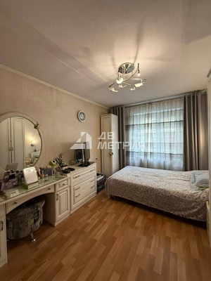 Продам трехкомнатную (3-комн.) квартиру, Железнодорожная ул, 81, Южно-Сахалинск г