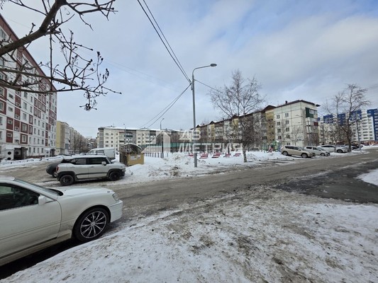 Продам трехкомнатную (3-комн.) квартиру, Ленина ул, 329, Южно-Сахалинск г