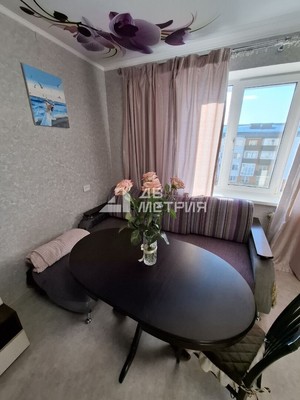 Продам двухкомнатную (2-комн.) квартиру, Вилкова ул, 13, Долинск г