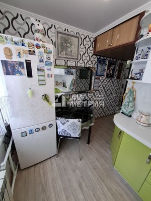 Продам двухкомнатную (2-комн.) квартиру, Октябрьская ул, 5к15, Долинск г