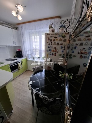 Продам двухкомнатную (2-комн.) квартиру, Октябрьская ул, 5к15, Долинск г