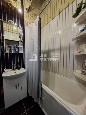 Продам двухкомнатную (2-комн.) квартиру, Октябрьская ул, 5к15, Долинск г