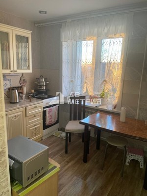 Продам двухкомнатную (2-комн.) квартиру, Ленина ул, 42, Долинск г