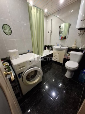 Продам трехкомнатную (3-комн.) квартиру, Ленина ул, 42, Долинск г