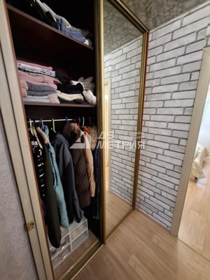 Продам трехкомнатную (3-комн.) квартиру, Ленина ул, 42, Долинск г