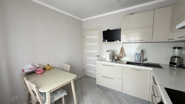 Продам двухкомнатную (2-комн.) квартиру, Мира пр-кт, 280а, Южно-Сахалинск г