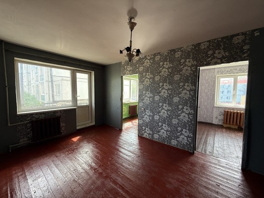 Продам трехкомнатную (3-комн.) квартиру, Вингиссара пр-кт, 82, Волосово г