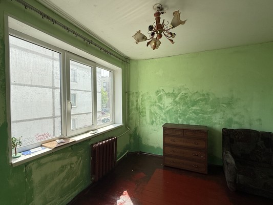 Продам трехкомнатную (3-комн.) квартиру, Вингиссара пр-кт, 82, Волосово г