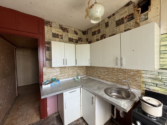 Продам трехкомнатную (3-комн.) квартиру, Вингиссара пр-кт, 82, Волосово г