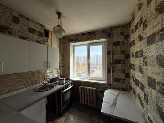 Продам трехкомнатную (3-комн.) квартиру, Вингиссара пр-кт, 82, Волосово г