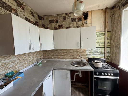 Продам трехкомнатную (3-комн.) квартиру, Вингиссара пр-кт, 82, Волосово г