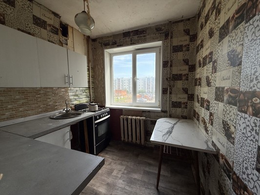 Продам трехкомнатную (3-комн.) квартиру, Вингиссара пр-кт, 82, Волосово г