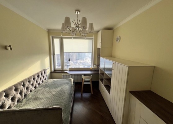 Продам трехкомнатную (3-комн.) квартиру, Ленинский пр-кт, 95кб, Москва г