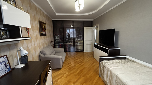 Продам многокомнатную квартиру, Орджоникидзе ул, 33/45, Сыктывкар г