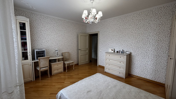 Продам многокомнатную квартиру, Орджоникидзе ул, 33/45, Сыктывкар г