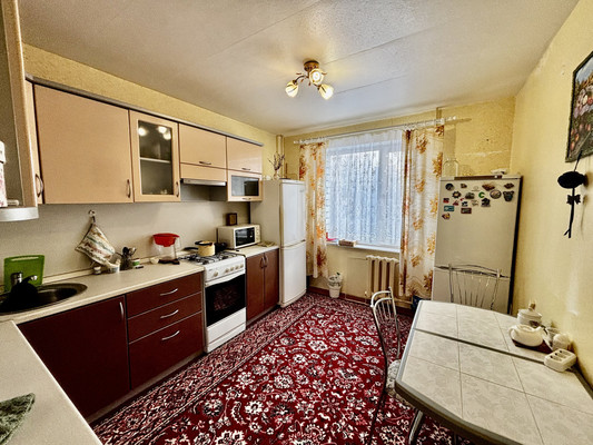 Продам однокомнатную (1-комн.) квартиру, Славы ул, 35, Сыктывкар г
