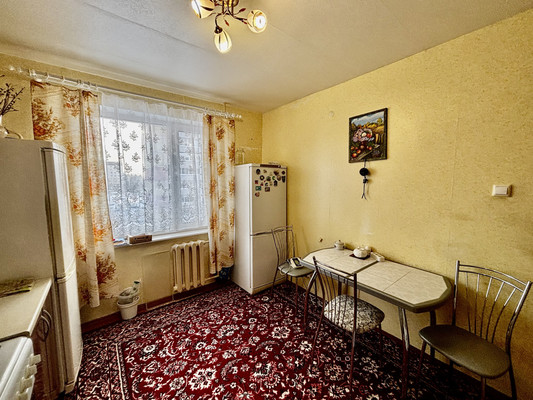 Продам однокомнатную (1-комн.) квартиру, Славы ул, 35, Сыктывкар г