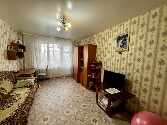 Продам однокомнатную (1-комн.) квартиру, Славы ул, 35, Сыктывкар г