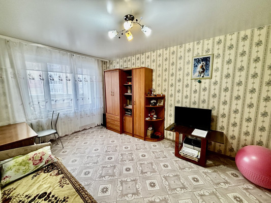 Продам однокомнатную (1-комн.) квартиру, Славы ул, 35, Сыктывкар г