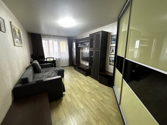 Продам однокомнатную (1-комн.) квартиру, Славы ул, 35, Сыктывкар г