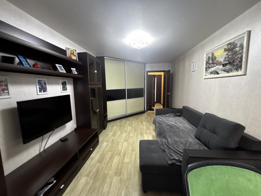 Продам однокомнатную (1-комн.) квартиру, Славы ул, 35, Сыктывкар г