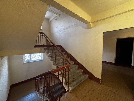 Продам однокомнатную (1-комн.) квартиру, Славы ул, 35, Сыктывкар г