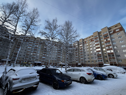 Продам однокомнатную (1-комн.) квартиру, Славы ул, 35, Сыктывкар г