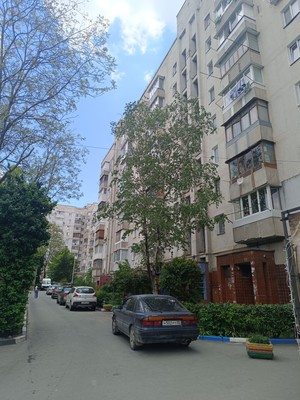 Продам трехкомнатную (3-комн.) квартиру, Батурина ул, 44к50, Симферополь г
