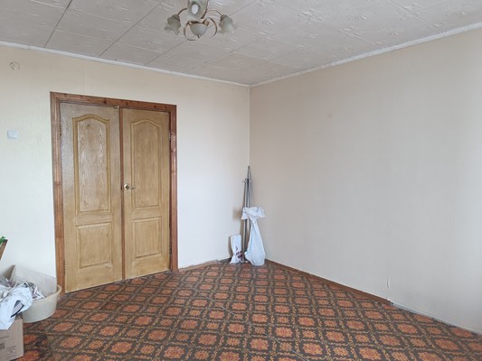 Продам трехкомнатную (3-комн.) квартиру, Батурина ул, 44к50, Симферополь г