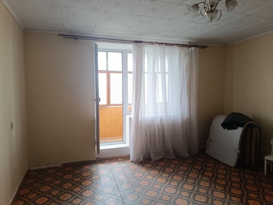 Продам трехкомнатную (3-комн.) квартиру, Батурина ул, 44к50, Симферополь г