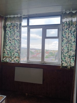 Продам трехкомнатную (3-комн.) квартиру, Батурина ул, 44к50, Симферополь г
