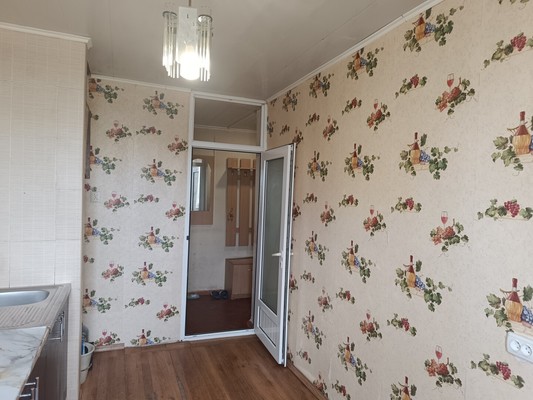 Продам трехкомнатную (3-комн.) квартиру, Батурина ул, 44к50, Симферополь г