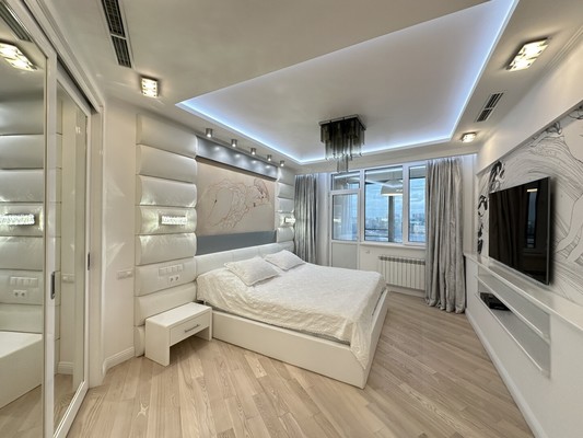 Продам трехкомнатную (3-комн.) квартиру, Мосфильмовская ул, 74кБ, Москва г