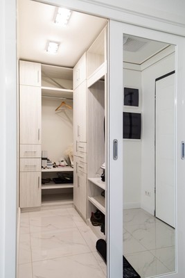 Продам трехкомнатную (3-комн.) квартиру, Мосфильмовская ул, 74кБ, Москва г