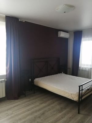 Продам трехкомнатную (3-комн.) квартиру, Южная ул, 27, Новороссийск г